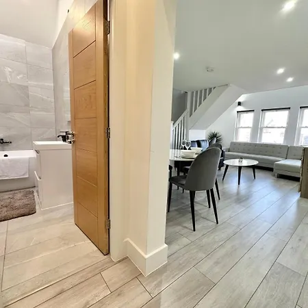 Luxury Duplex Centre アパート