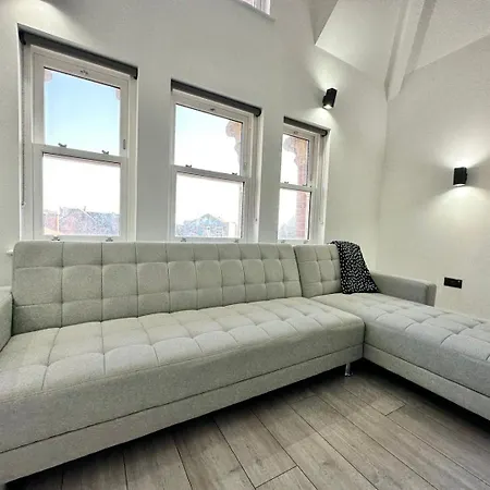 Luxury Duplex Centre * 利兹